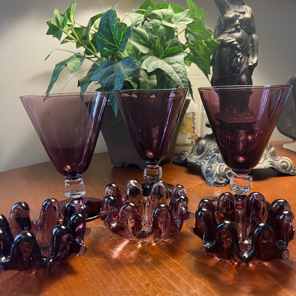 Bryce Glass Aquarius Pattern
Amethyst and Art Glass Amethyst Purple Bowl